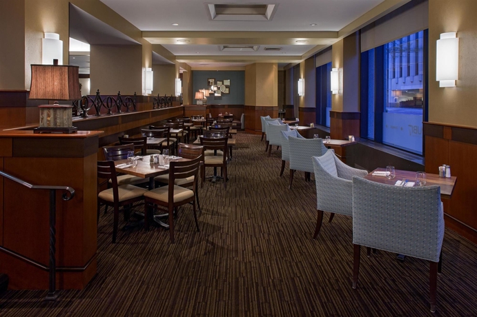 Imagen del bar/restaurante del Hotel Grand Hyatt Denver. Foto 3