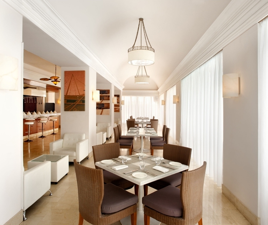 Imagen del bar/restaurante del Hotel Grand Hyatt Doha and Villas. Foto 7