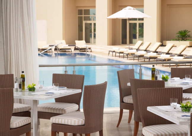 Imagen del bar/restaurante del Hotel Grand Hyatt Doha and Villas. Foto 9