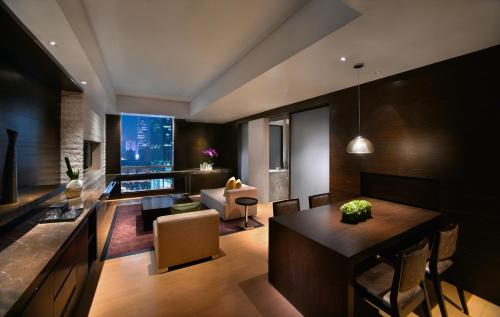 Imagen de la habitación del Hotel Grand Hyatt Guangzhou. Foto 7