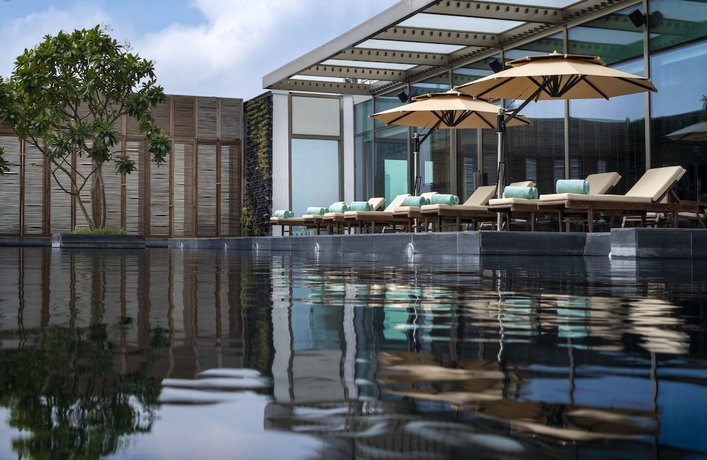 Imagen de la piscina del Hotel Grand Hyatt Gurgaon. Foto 18
