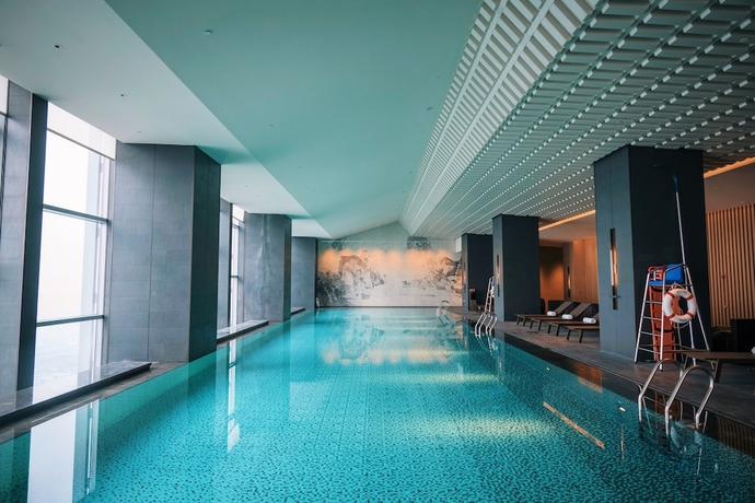 Imagen de la piscina del Hotel Grand Hyatt Hefei. Foto 18