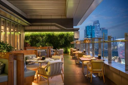 Imagen del bar/restaurante del Hotel Grand Hyatt Kunming. Foto 6