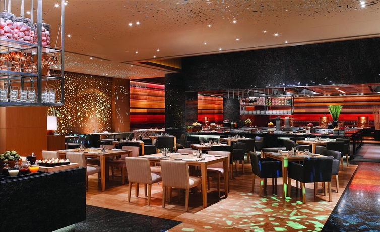 Imagen del bar/restaurante del Hotel Grand Hyatt Mumbai and Residences. Foto 2