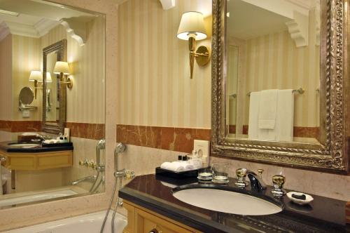 Imagen de la habitación del Hotel Grand Hyatt Muscat. Foto 11