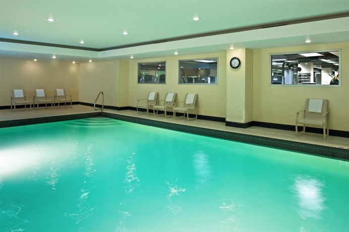 Imagen de la piscina del Hotel Grand Hyatt Washington. Foto 15