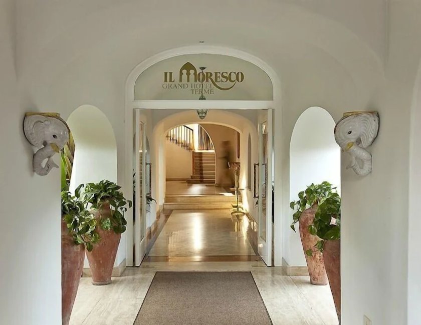 Imagen de los interiores del Hotel Grand Il Moresco and Spa. Foto 16
