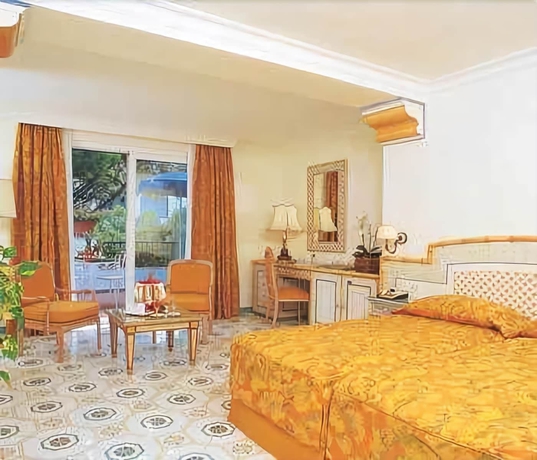 Imagen de la habitación del Hotel Grand Il Moresco and Spa. Foto 7