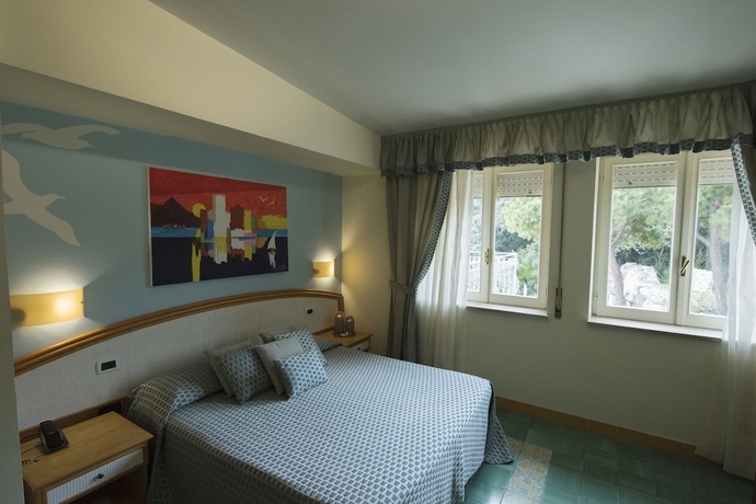 Imagen de la habitación del Hotel Grand Il Ninfeo. Foto 10