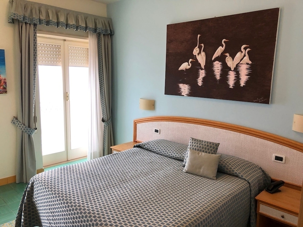 Imagen de la habitación del Hotel Grand Il Ninfeo. Foto 12