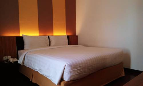 Imagen de la habitación del Hotel Grand Imawan. Foto 2