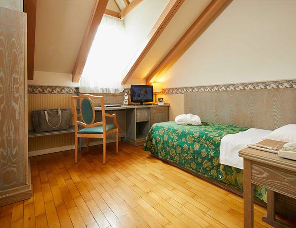 Imagen de la habitación del Hotel Grand Imperial. Foto 5