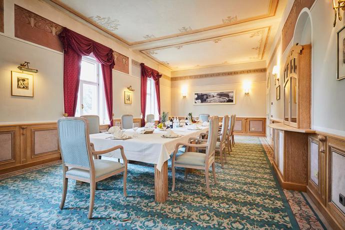 Imagen del bar/restaurante del Hotel Grand Imperial. Foto 2