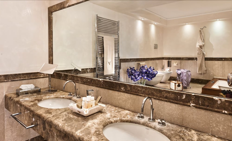 Imagen de la habitación del Hotel Grand Imperiale. Foto 8