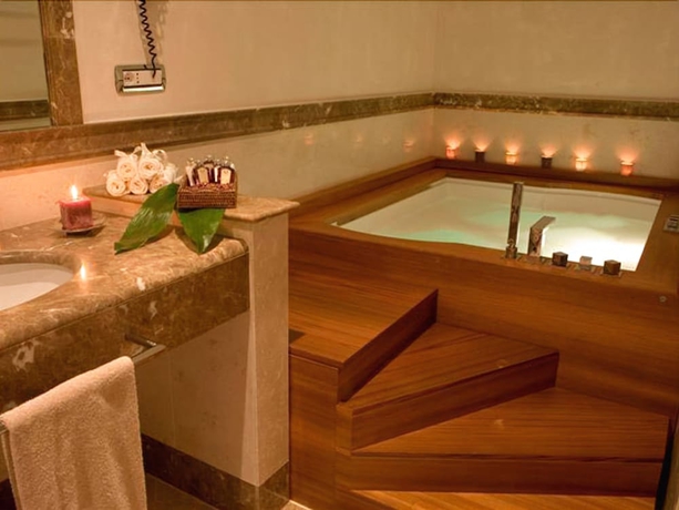 Imagen de la habitación del Hotel Grand Imperiale. Foto 13