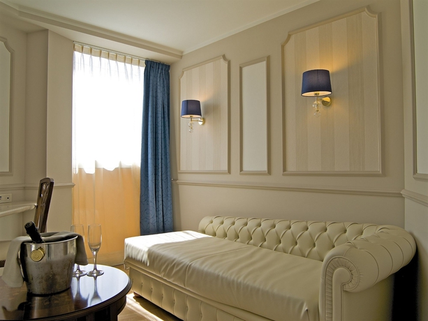 Imagen de los interiores del Hotel Grand Imperiale and Resort. Foto 15