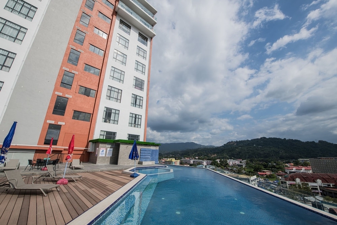 Imagen de la piscina del Hotel Grand InHotel. Foto 18