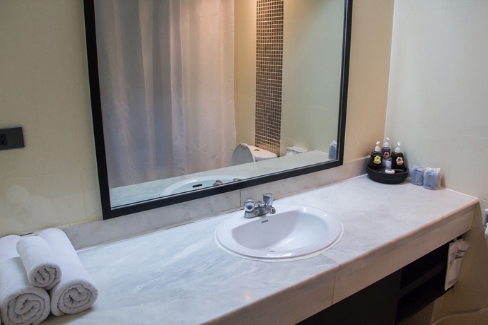 Imagen de la habitación del Hotel Grand Inn, Bangkok. Foto 7