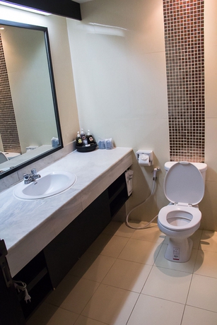 Imagen de la habitación del Hotel Grand Inn, Bangkok. Foto 11