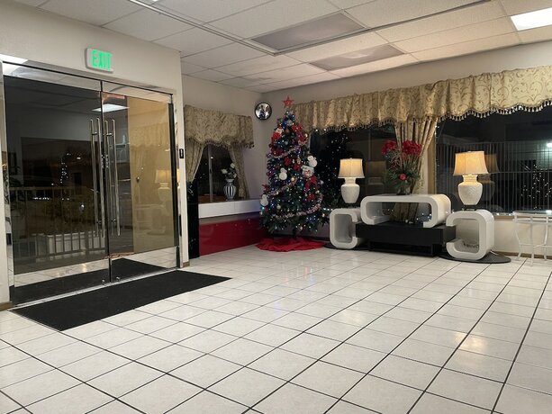 Imagen general del Hotel Grand Inn, Fullerton. Foto 8