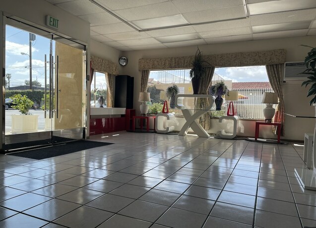 Imagen general del Hotel Grand Inn, Fullerton. Foto 10