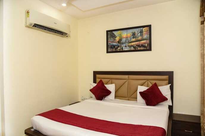 Imagen de la habitación del Hotel Grand Inn, Ghaziabad. Foto 18