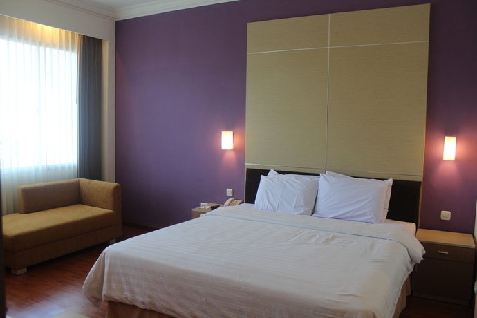 Imagen de la habitación del Hotel Grand Inna Tunjungan. Foto 1
