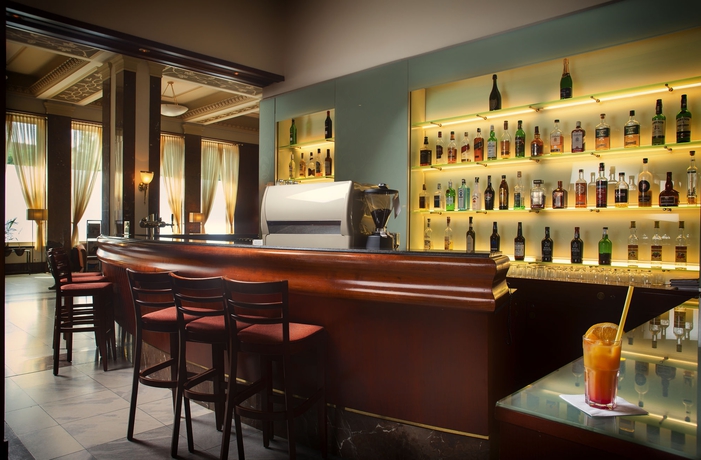 Imagen de los interiores del Hotel Grand International, Praga. Foto 13