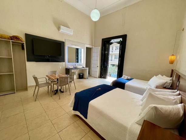 Imagen de la habitación del Hotel Grand Isitia. Foto 9