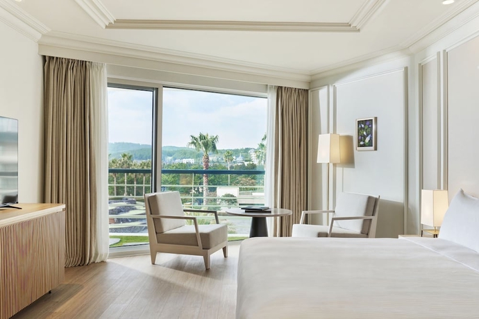 Imagen de la habitación del Hotel Grand Josun Jeju. Foto 6