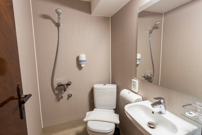 Imagen de la habitación del Hotel Grand Jules Boat Budapest. Foto 13