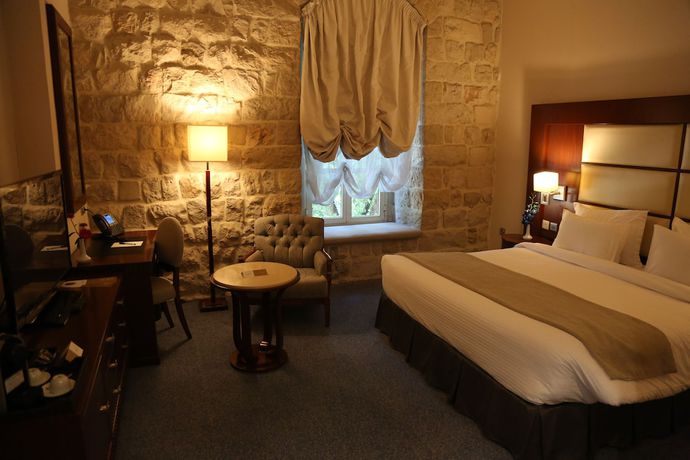 Imagen de la habitación del Hotel Grand Kadri. Foto 2