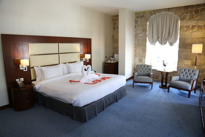 Imagen de la habitación del Hotel Grand Kadri. Foto 4