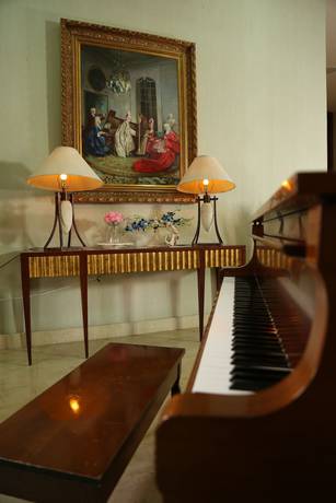 Imagen de los interiores del Hotel Grand Kadri. Foto 15