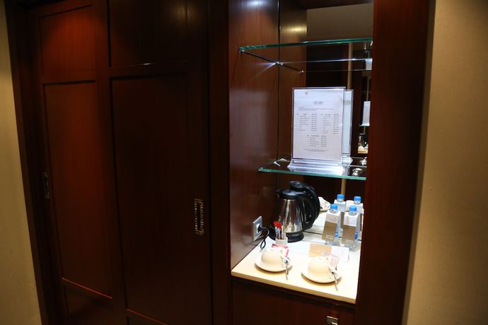 Imagen de la habitación del Hotel Grand Kadri. Foto 11