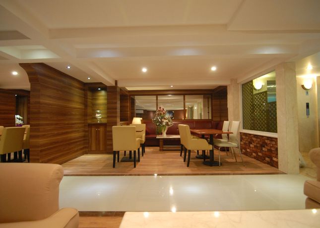 Imagen de la habitación del Hotel Grand Kasira. Foto 8