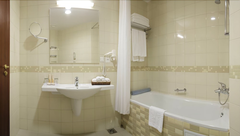 Imagen de la habitación del Hotel Grand Kazan. Foto 3