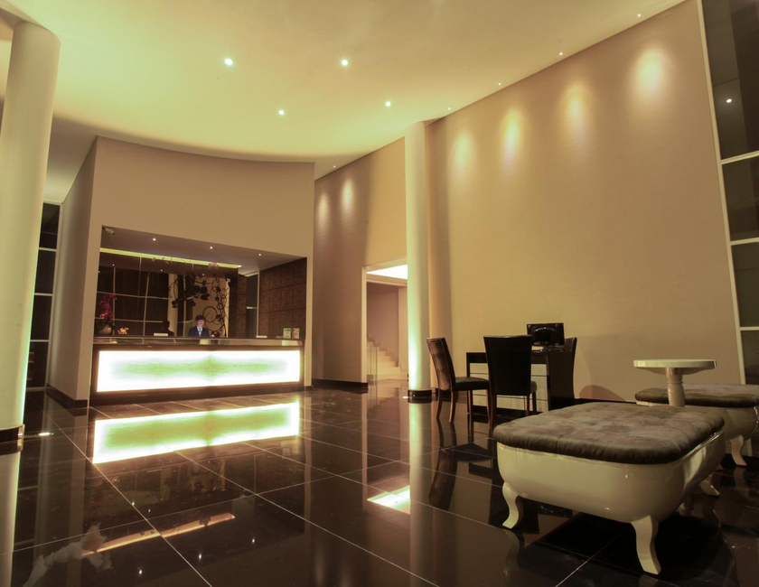 Imagen general del Hotel Grand Kecubung. Foto 6