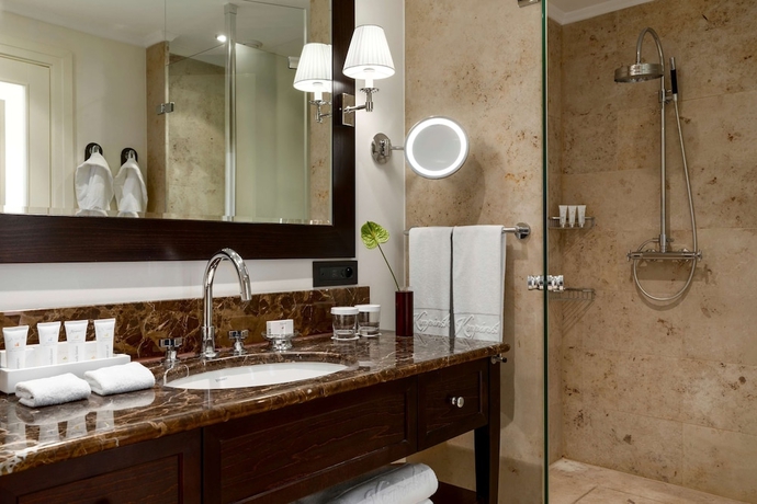 Imagen de la habitación del Hotel Grand Kempinski High Tatras. Foto 10