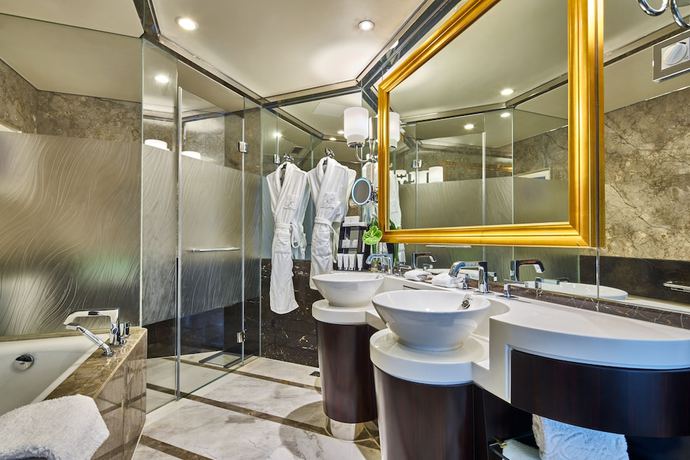 Imagen de la habitación del Hotel Grand Kempinski Shanghai. Foto 9