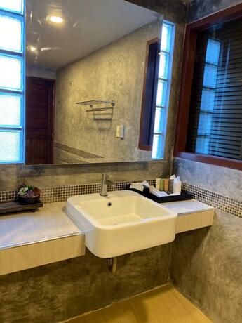 Imagen general del Hotel Grand Kokkod Khao Kho Resort. Foto 16