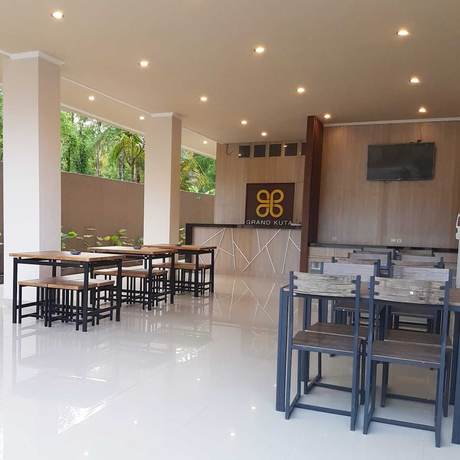 Imagen del bar/restaurante del Hotel Grand Kuta. Foto 2