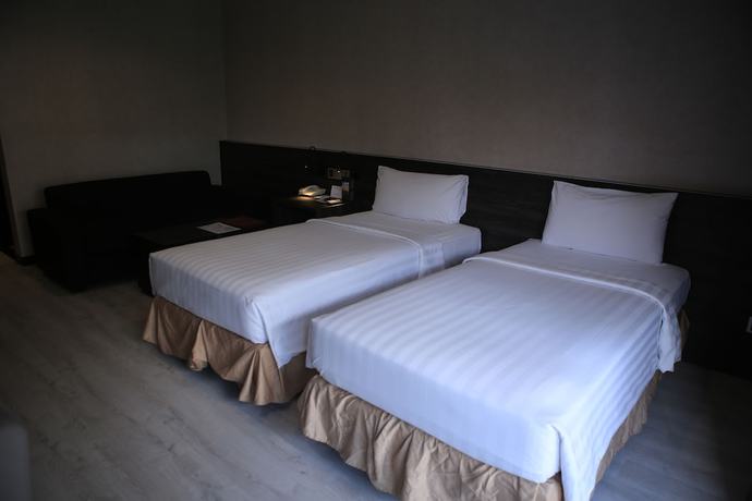 Imagen de la habitación del Hotel Grand Kuta and Residence. Foto 16