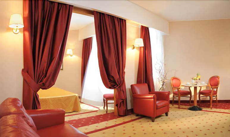 Imagen de la habitación del Hotel Grand La Chiusa Di Chietri. Foto 3