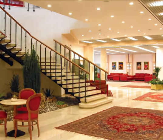 Imagen de los interiores del Hotel Grand La Chiusa Di Chietri. Foto 17