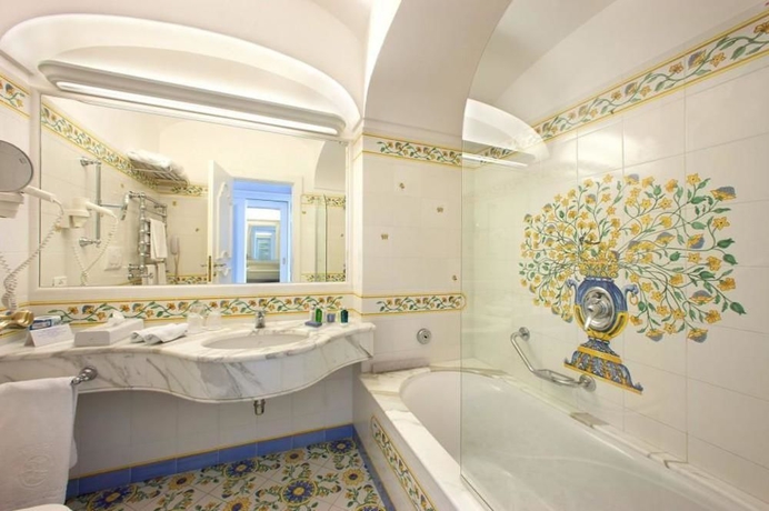 Imagen de la habitación del Hotel Grand La Favorita. Foto 5