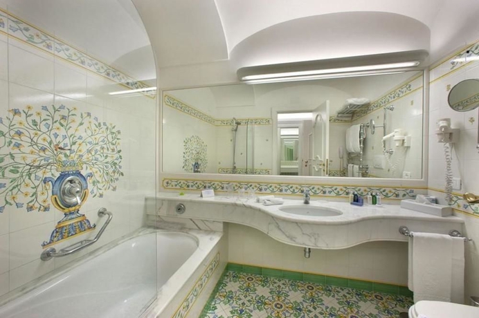 Imagen de la habitación del Hotel Grand La Favorita. Foto 6