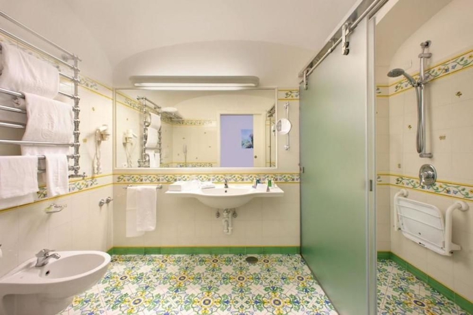 Imagen de la habitación del Hotel Grand La Favorita. Foto 7