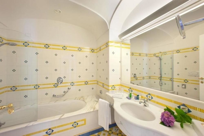 Imagen de la habitación del Hotel Grand La Favorita. Foto 8