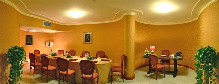 Imagen de los interiores del Hotel Grand La Pace. Foto 10
